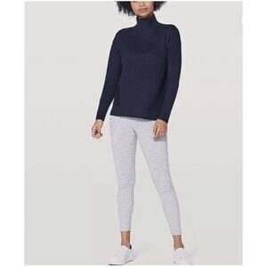 Women’s Lululemon Warm and Restore Knit 100% Merino Wool Sweater Size 2